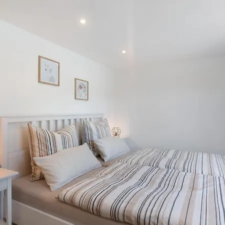 Feldmann Auf Der Mauer Appartement *