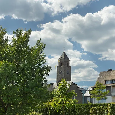 Feldmann Auf Der Mauer *